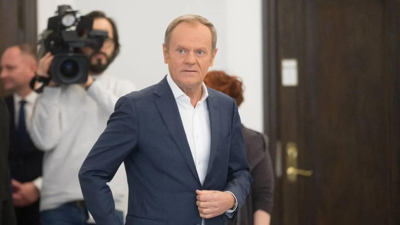 Tak Tusk kłamie w sprawie budowy Elektrowni w Młotach! Dworczyk: straszenie ludzi poprzez fake news