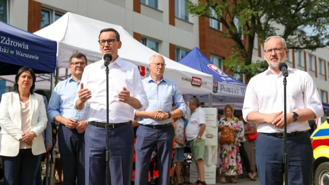 Rząd przyjął ustawę o bezpłatnych lekach dla dzieci i seniorów. "To program solidarności międzypokoleniowej"