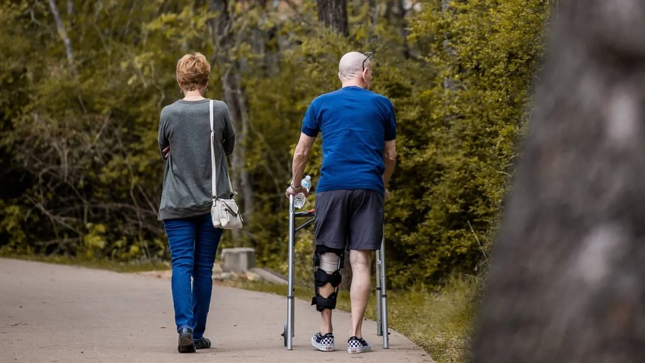 Wakacyjne kontuzje – jak im zapobiec? Sprawdź, jak leczyć najczęstsze urazy