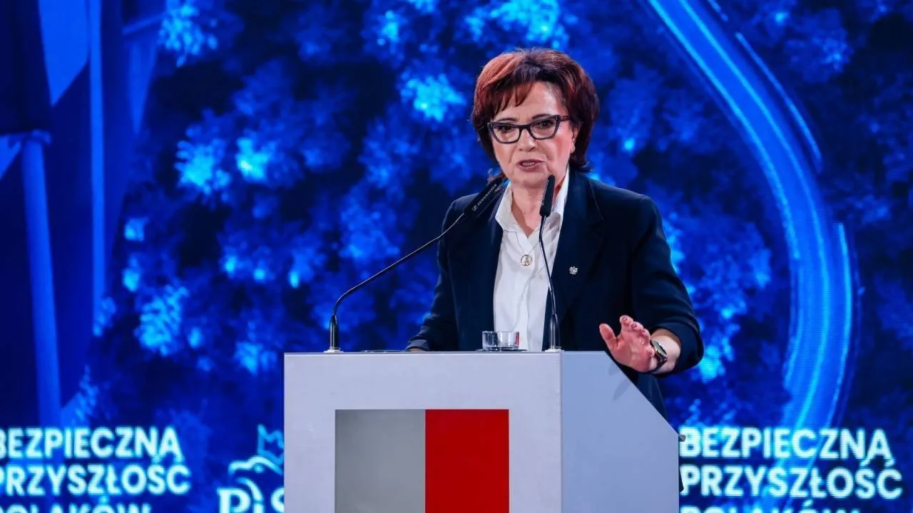 Marszałek Witek zainaugurowała akcję "Warta Pamięci"