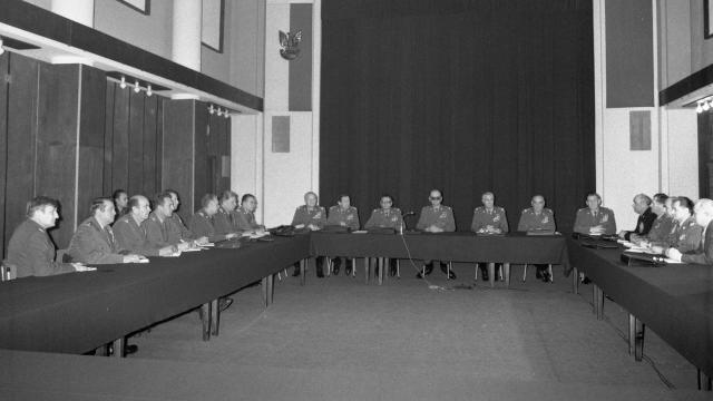 Posiedzenie Wojskowej Rady Ocalenia Narodowego pod przewodnictwem gen. Wojciecha Jaruzelskiego; Warszawa, 14 XII 1981