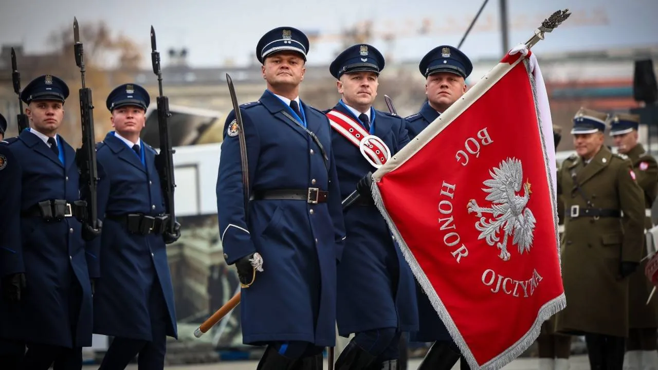 Szef MSWiA podziękował służbom za ochronę Marszu Niepodległości