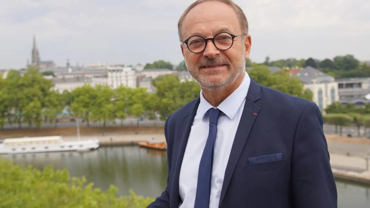 Francja: Senator podejrzany o próbę gwałtu na deputowanej