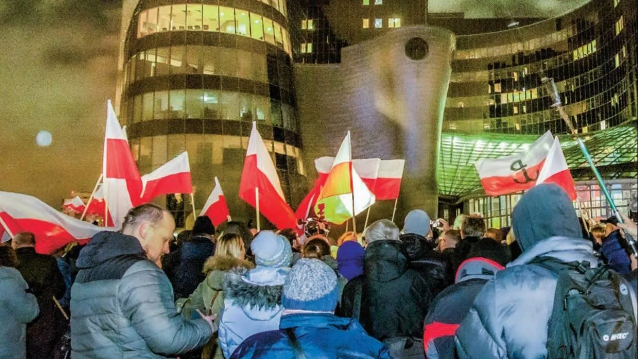 Szybko poszło! Lisiewicz w "Gazecie Polskiej": Niemiecko-rosyjska dyktatura kontra wolni Polacy
