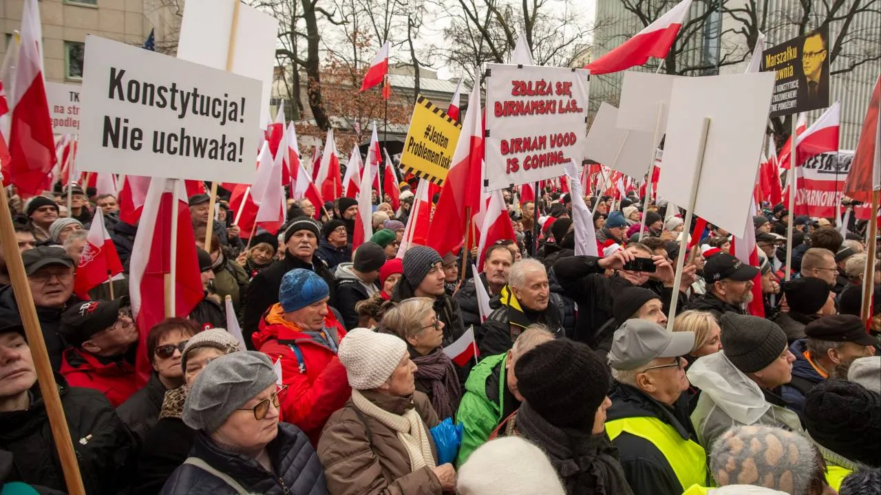 Protest Wolnych Polaków w Katowicach - przeciwko bezprawiu i dyktaturze rządu!