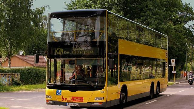 Berlin autobus komunikacji miejskiej