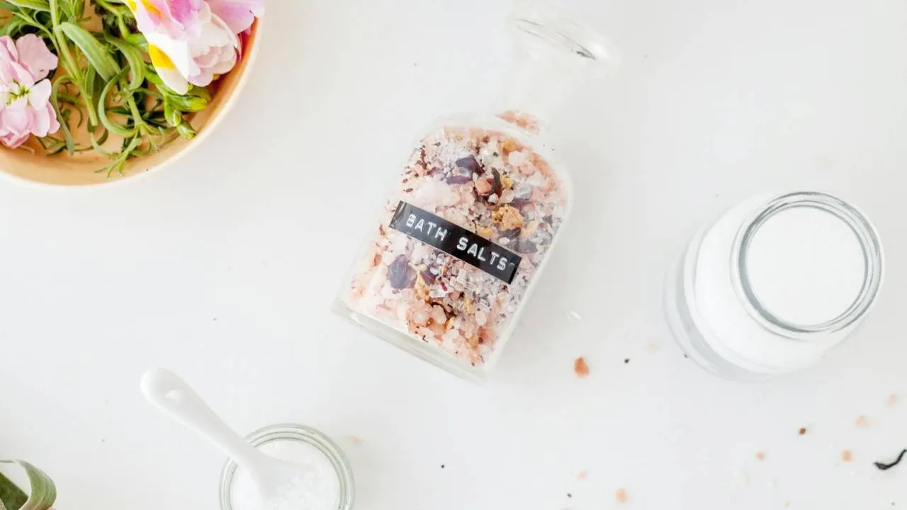 Sól do kąpieli – właściwości i zastosowanie. Rodzaje soli do kąpieli