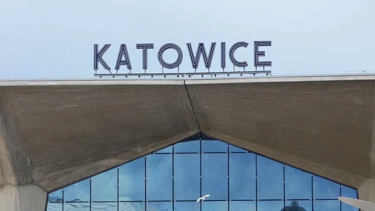 Kandydat na prezydenta Katowic z zarzutami znęcania się nad rodziną. Miał poparcie Polski 2050