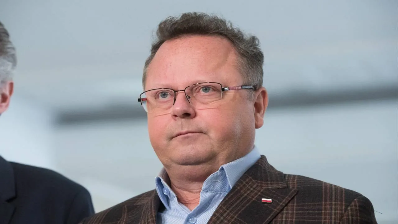 To powiedział wiceszef MSZ na oficjalnej konferencji? Atak na prezesa PiS przy pytaniu o ambasadora Izraela