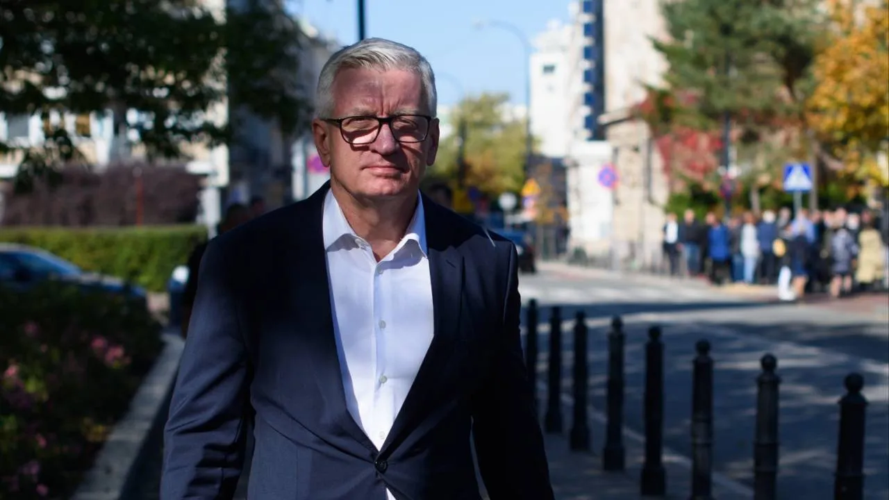 W Poznaniu zostaje stare. Jaśkowiak wytknął Czerwińskiemu... zdjęcie z Antonim Macierewiczem