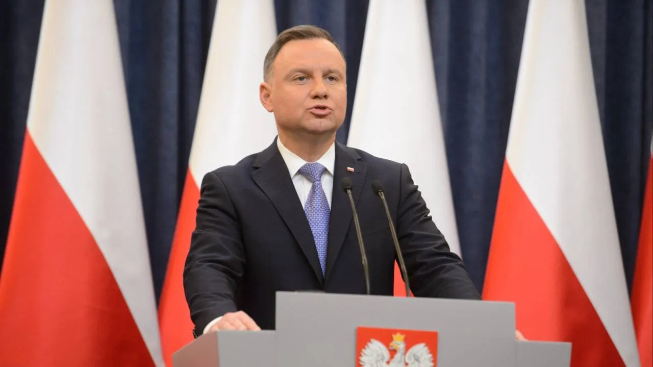 Prezydent odznaczył Orderem Orła Białego Prof. Puzyninę i Jerzego Maksymiuka