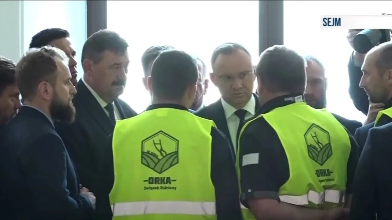 Tusk nie znajduje czasu dla rolników protestujących w Sejmie. Spotkał się z nimi prezydent Duda