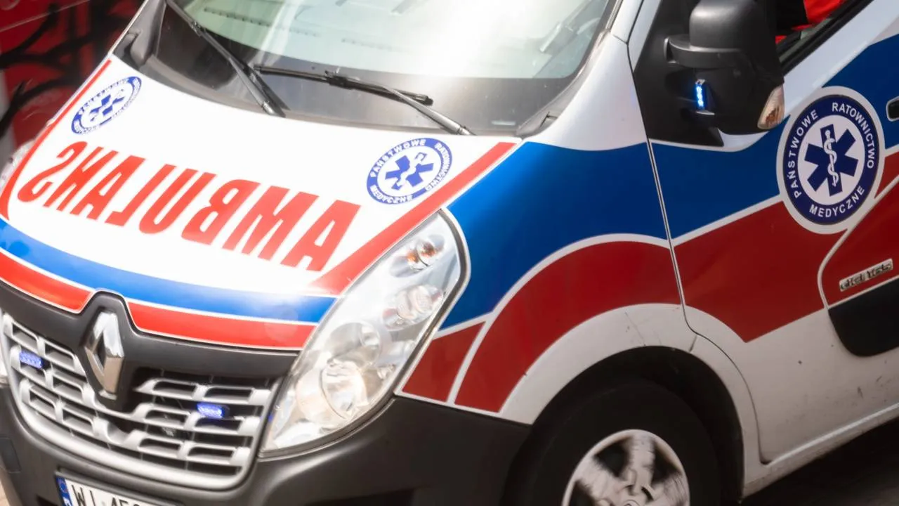 Wypadek autokaru z dziećmi w Warszawie. Są ranni