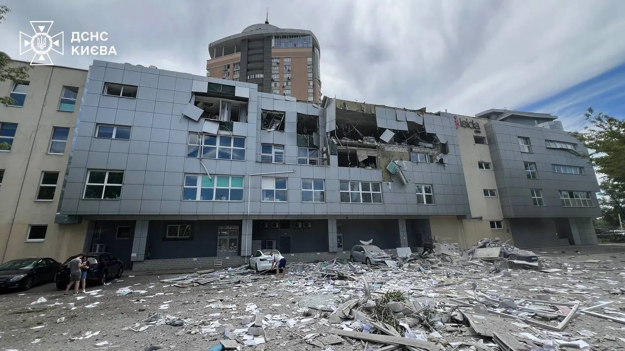 Minuta ciszy w Warszawie. Bestialskie ataki Rosji na Ukrainę, uderzono w kolejny szpital