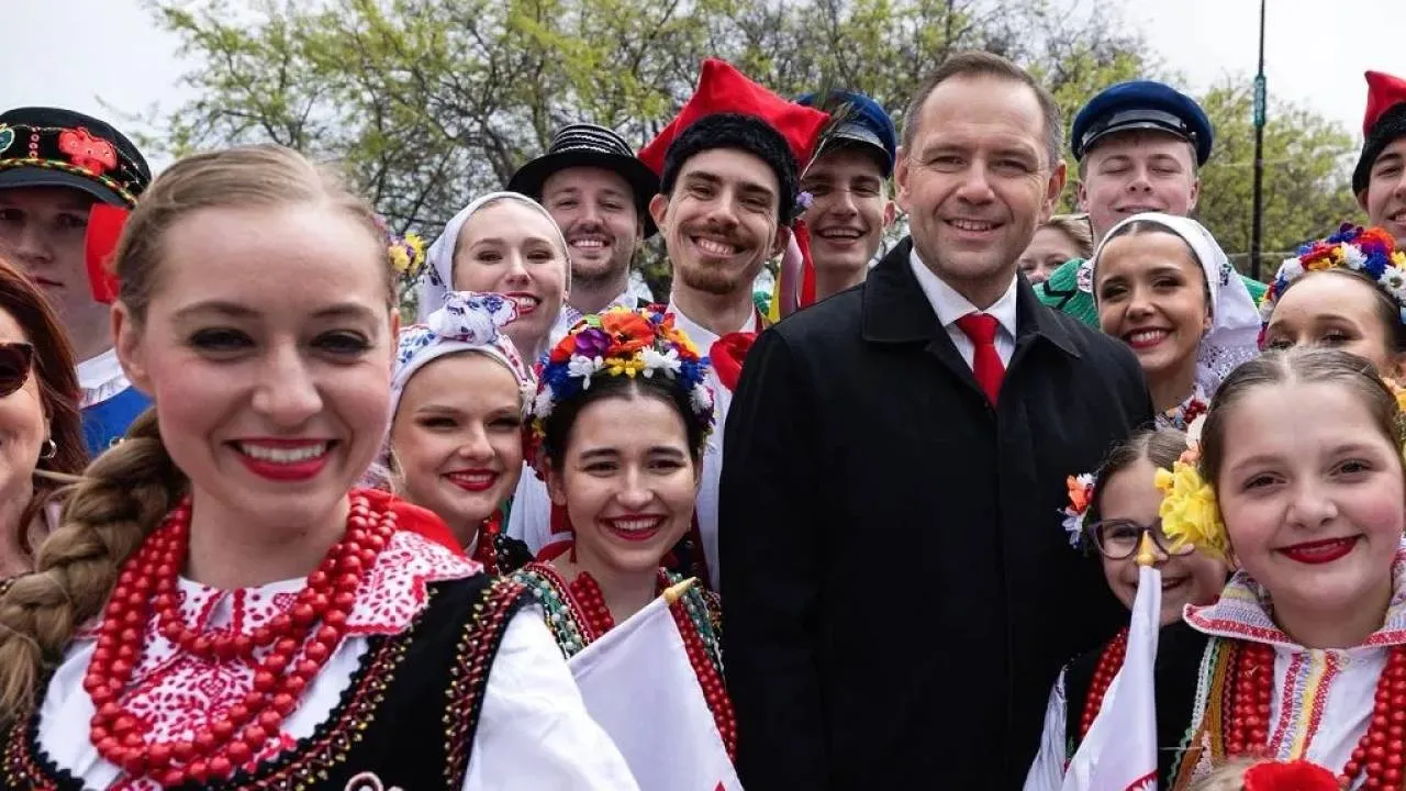 Amerykańska Polonia zdecydowała! Pewna wygrana Nawrockiego. Padł frekwencyjny REKORD