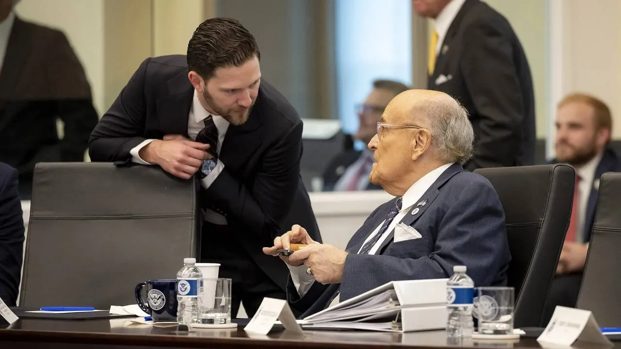 Rudy Giuliani (z prawej)