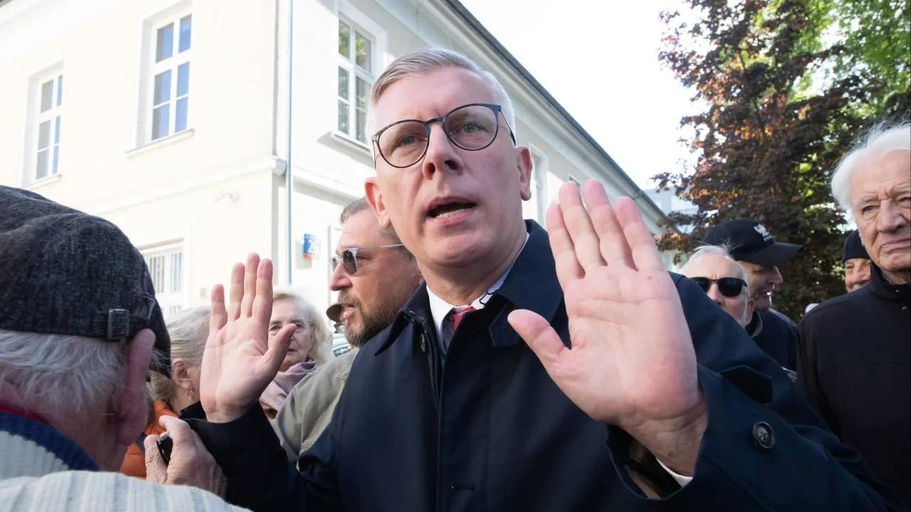 Prof. Cenckiewicz pokazał list Patruszewa do Kozieja z 2011 r. A tam... znane nazwiska dzisiejszej polityki