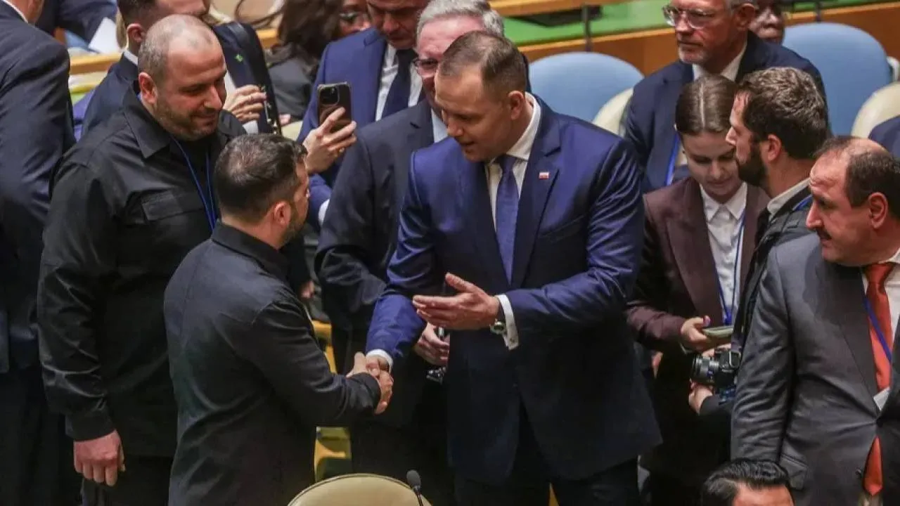 "Jesteśmy dumni z naszego prezydenta!". Polacy komentują kolejną wizytę Karola Nawrockiego w USA