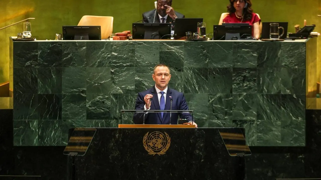Prezydent Nawrocki: Zgadzam się z Trumpem, że Europa pogrążyła się w ideologicznym szale i dotowała Rosję