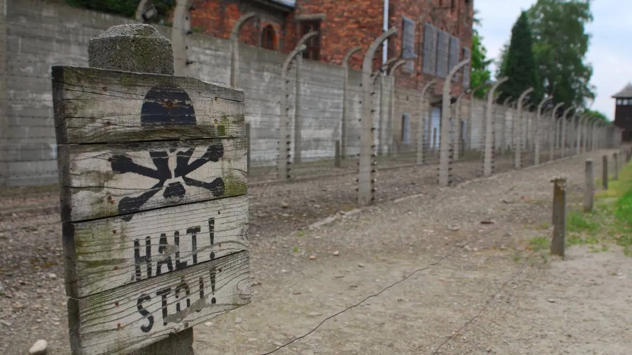 Skandal w Muzeum Auschwitz. Pijani obcokrajowcy wtargnęli na teren byłego obozu