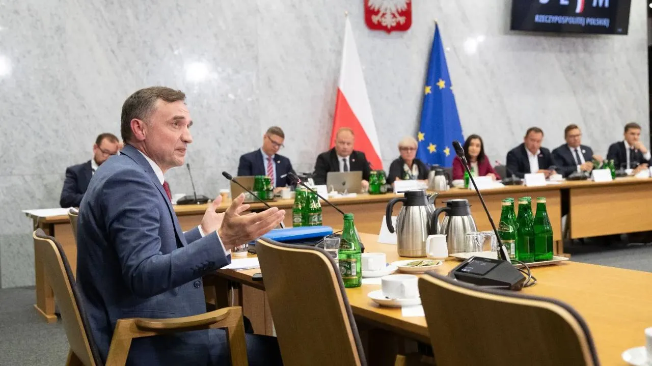 Katastrofa komisji Sroki na własne życzenie. "Tak się kończy przekonanie o własnej nadzwyczajności"