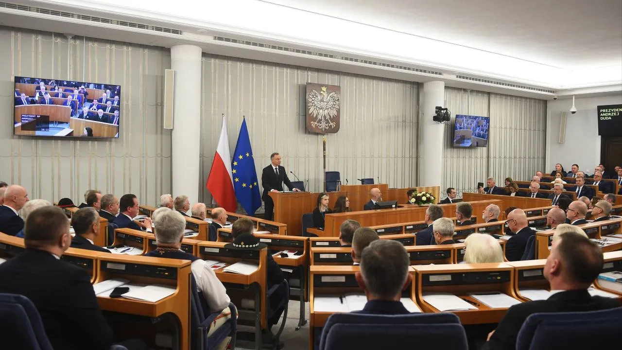 "Pozostałe wydatki związane z biurem" i "kilometrówki". Tak senatorowie szastają pieniędzmi podatników
