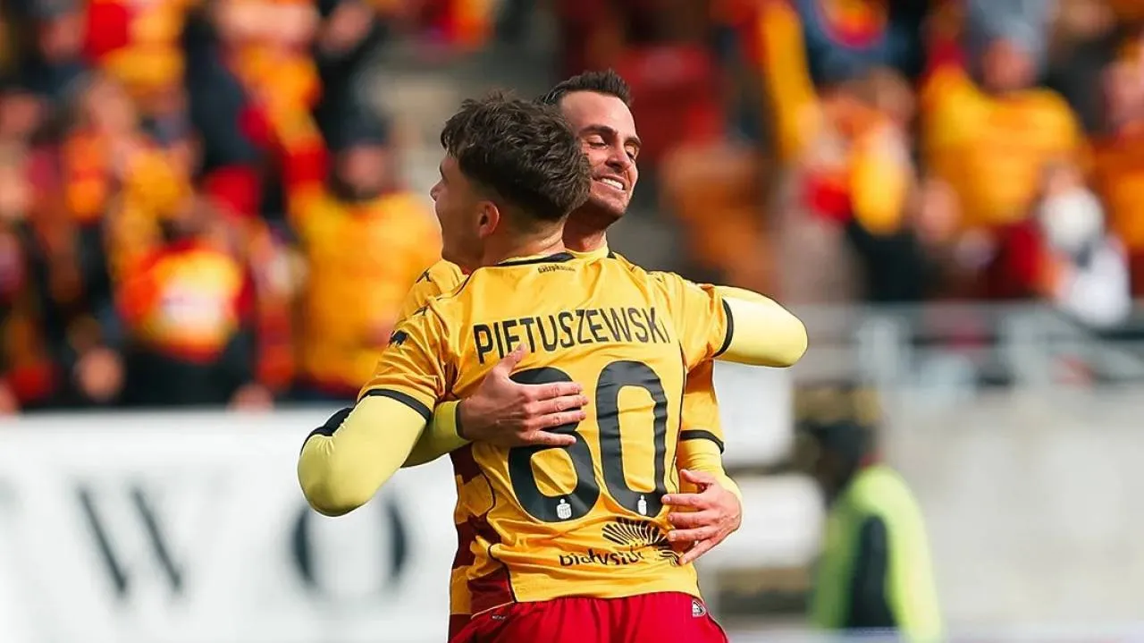 Jagiellonia wskoczyła na fotel lidera. Korona nie zdobyła Białegostoku [WIDEO]