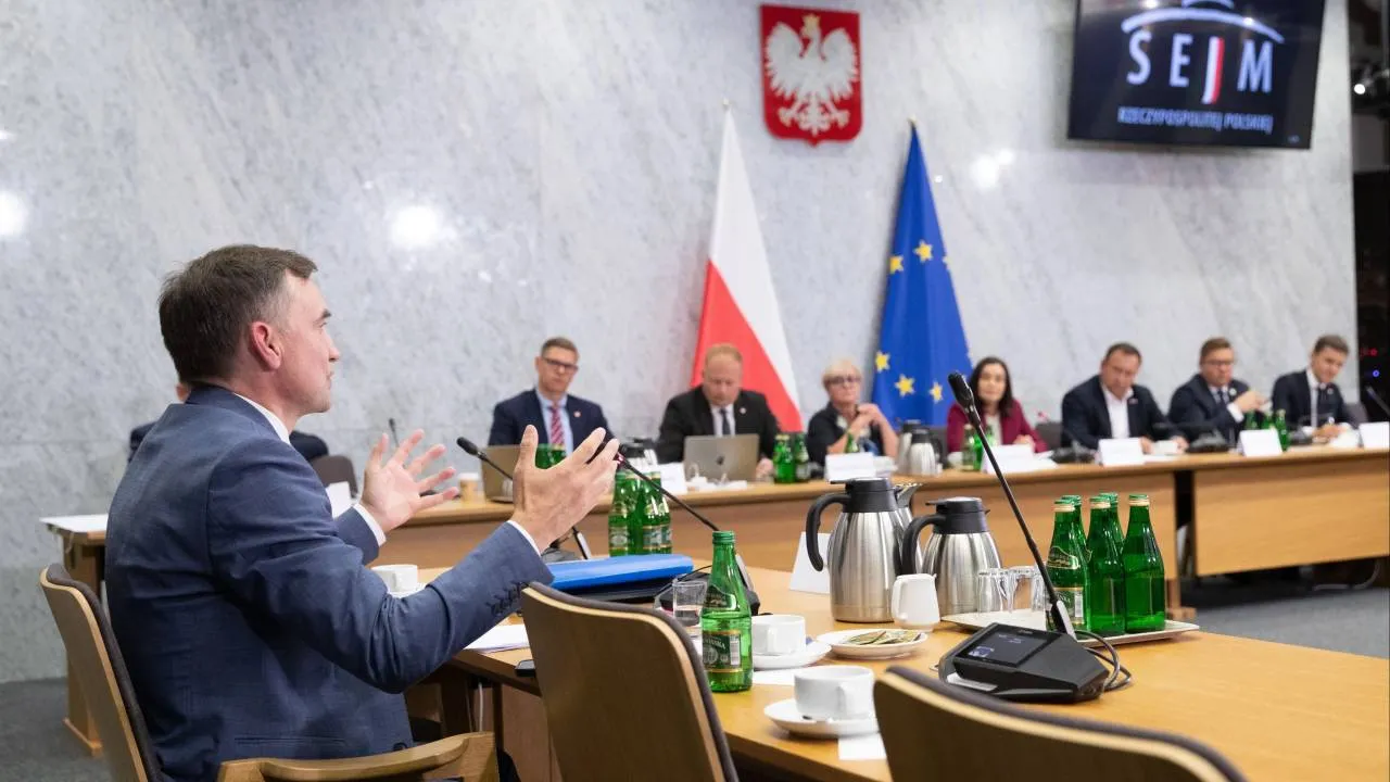 Nielegalna komisja ds. Pegasusa znów grozi Ziobrze. Teraz - prokuraturą