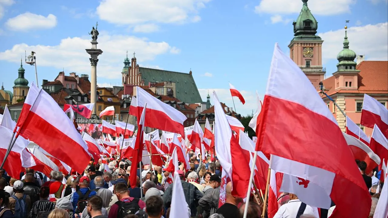 Kaczyński zaprasza na sobotni marsz: "w Polsce szerzy się ZŁO. Zatrzymajmy ich!"