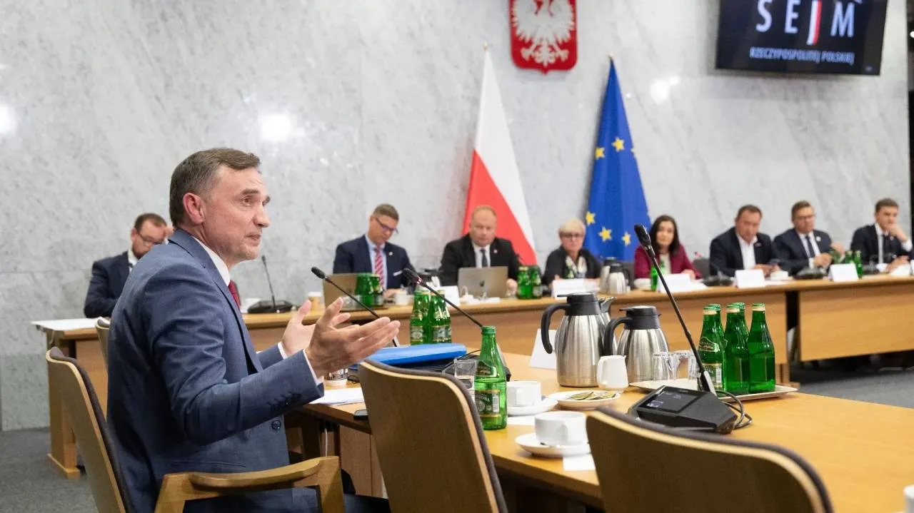 Ziobro przed komisją Sroki
