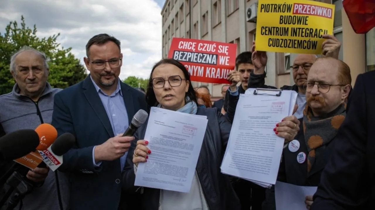 Unijna presja i paniczny strach Tuska przed głosem obywatelami. "Konieczne jest referendum"