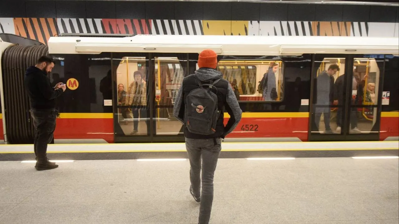 Awaria zasilania warszawskim metrze. Są problemy z kursowaniem