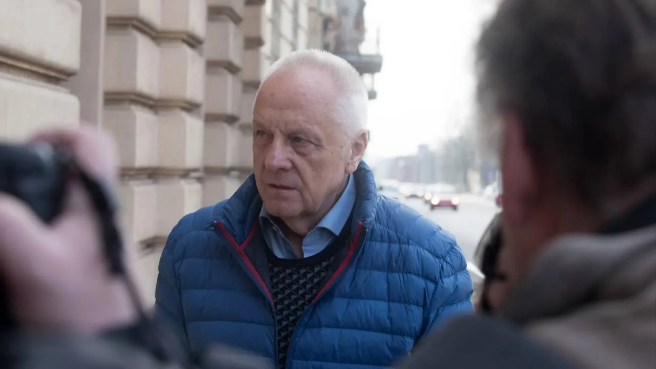 Żurek znalazł sojusznika swojej deformy - Niesiołowskiego. "Weto jest niezgodne z konstytucją"