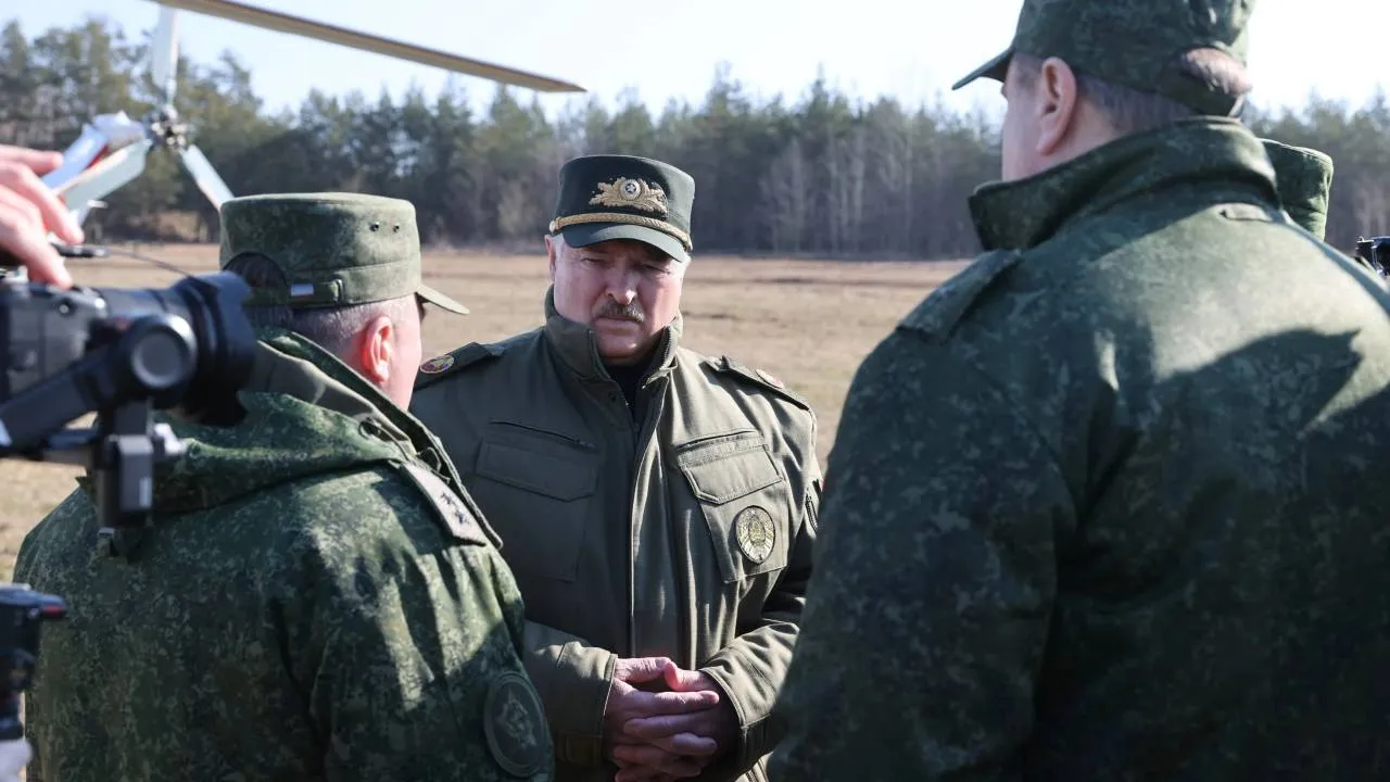"Specoperacja" Łukaszenki. Wojsko postawione w stan gotowości. "Tryb wojenny"