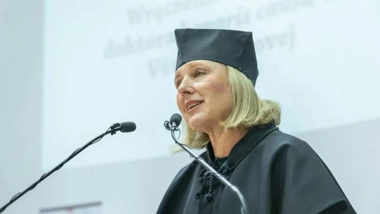 Vera Jourova z tytułem doktora honoris causa Uniwersytetu Łódzkiego! To ona optowała za karami dla Polski