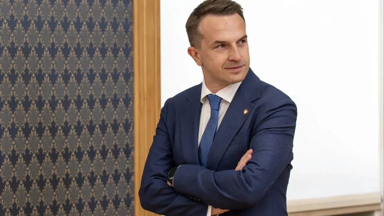 Tragiczna sytuacja szpitali. Tymczasem Szłapka przekonuje, że... "pieniędzy nie zabraknie"