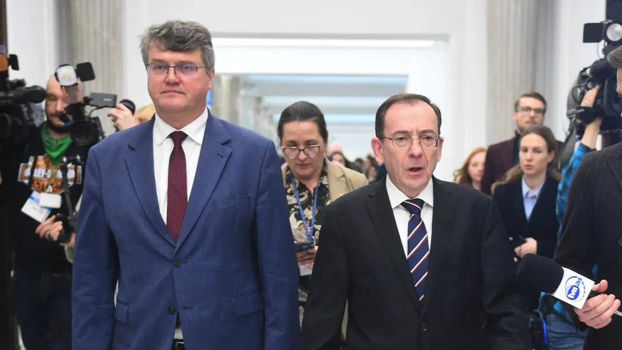 Nagonka trwa: prokuratura ściga Wąsika i Kamińskiego. Do sądu trafił akt oskarżenia