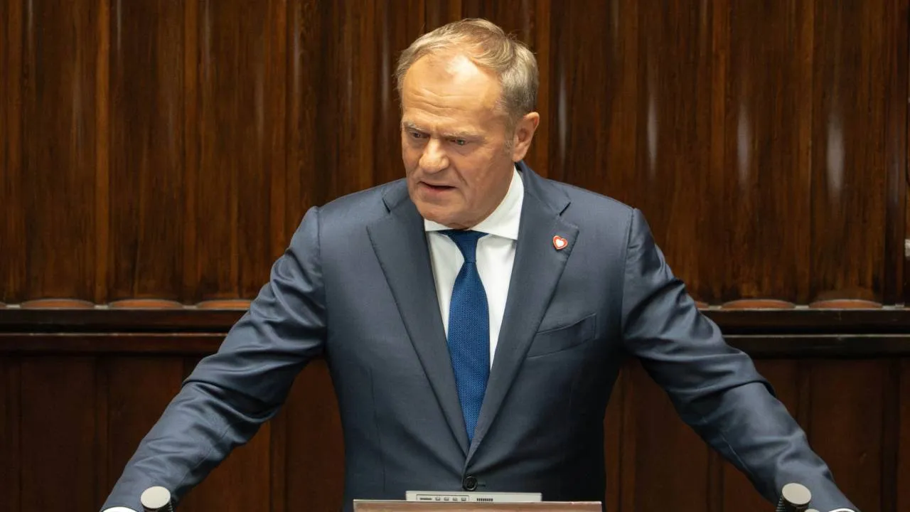 Sondaż bezlitosny dla premiera. 52 proc. Polaków: Tusk powinien odejść