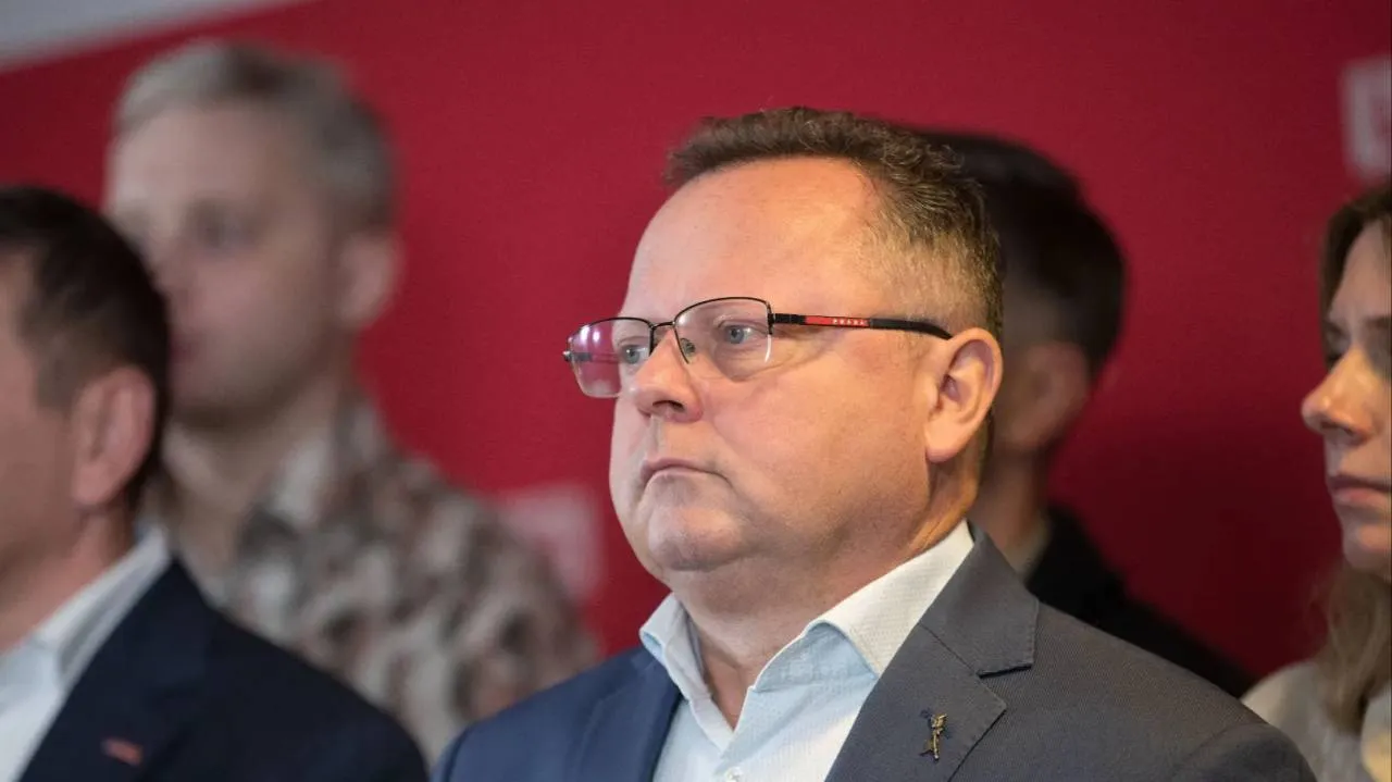 Kompromitująca wpadka Andrzeja Szejny. Internauci bez litości dla polityka Lewicy