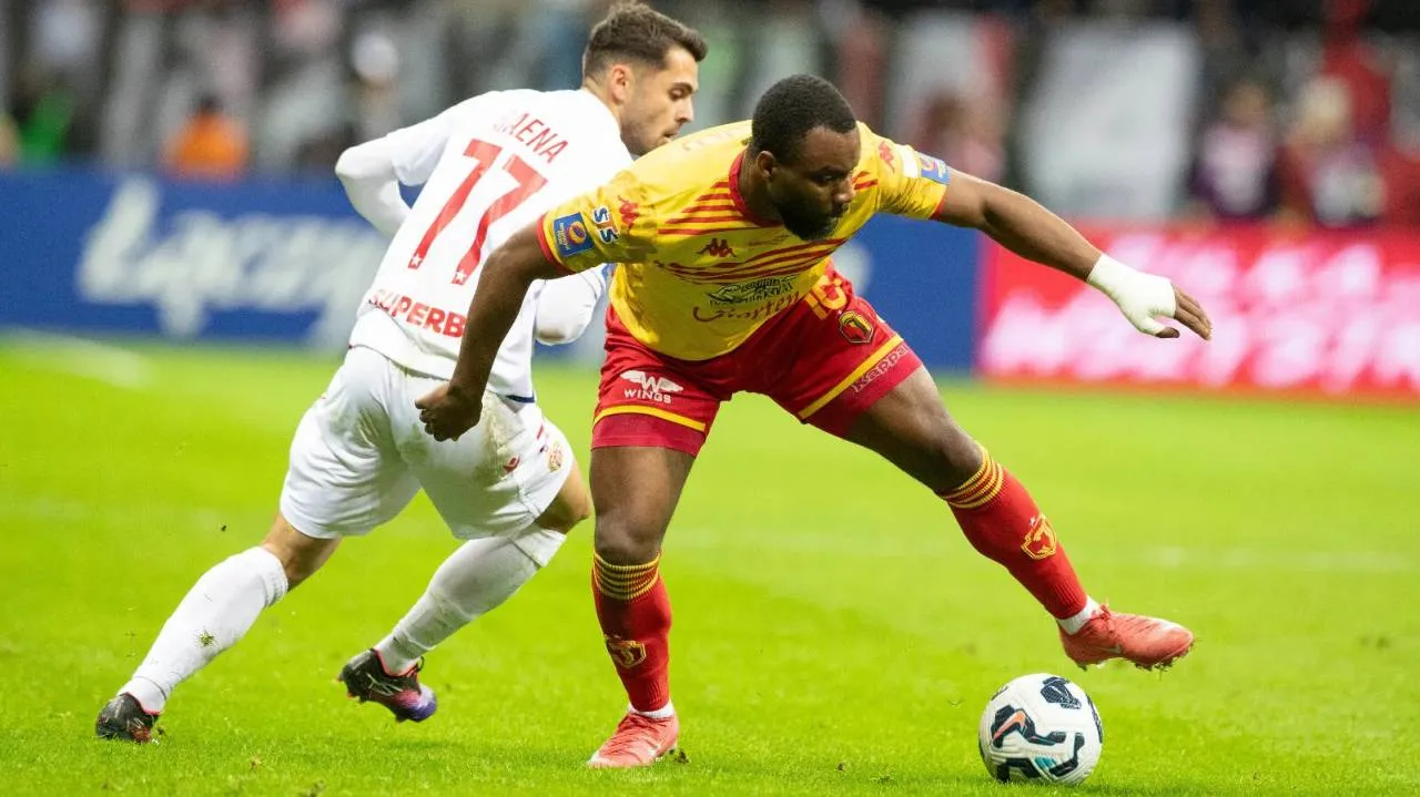Jagiellonia na szczycie Ekstraklasy. Pululu zaliczył wejście smoka [WIDEO]