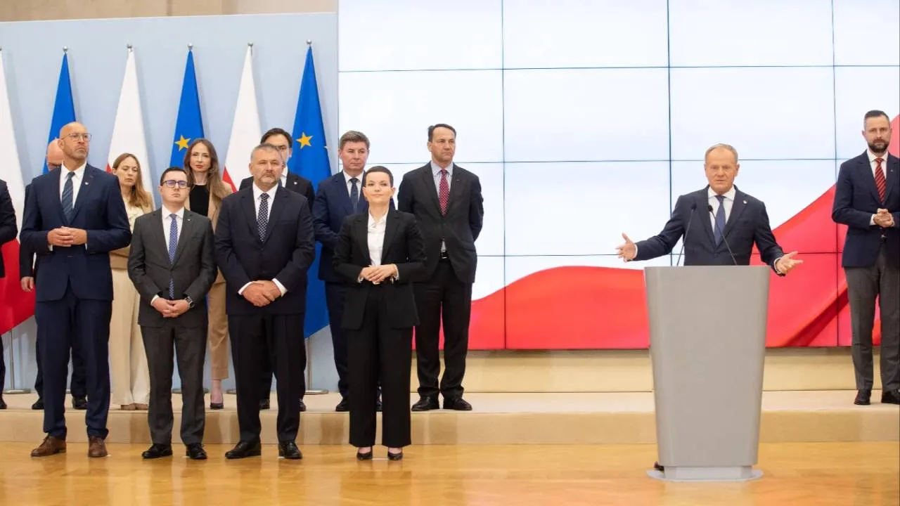 Niespełnione obietnice i spadające poparcie. Minister od Tuska enigmatycznie: To niepokojące...