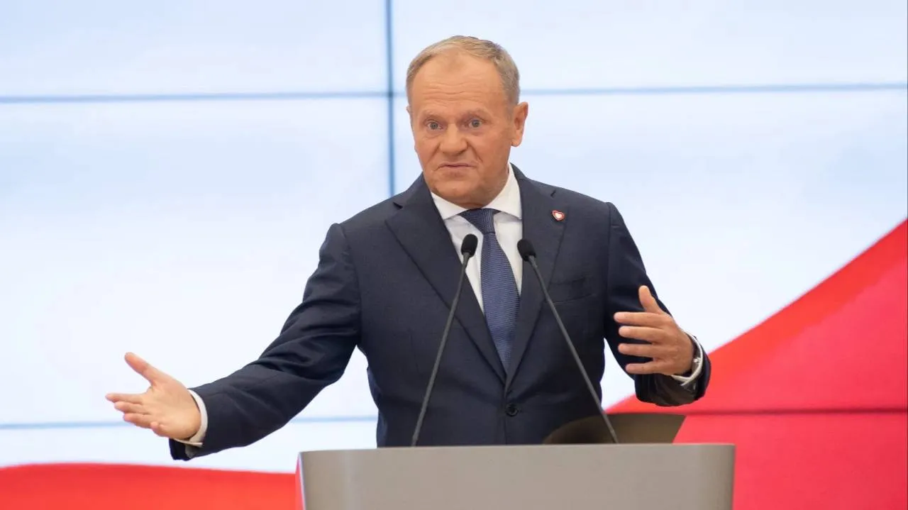 Partia Tuska zmieni nazwę i logo. Sasin: To jest tak, jak z komunistami...