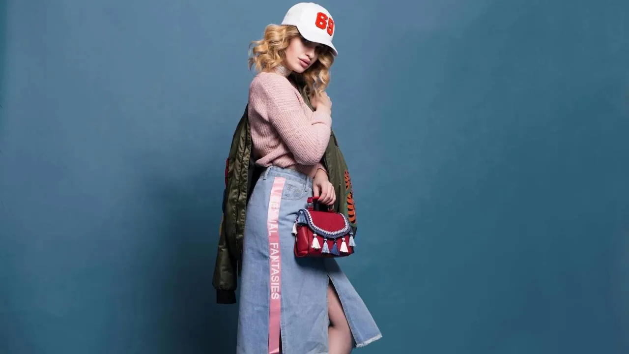 Trendy w modzie jesiennej 2025 – kolory, fasony i dodatki, które królują tej jesieni