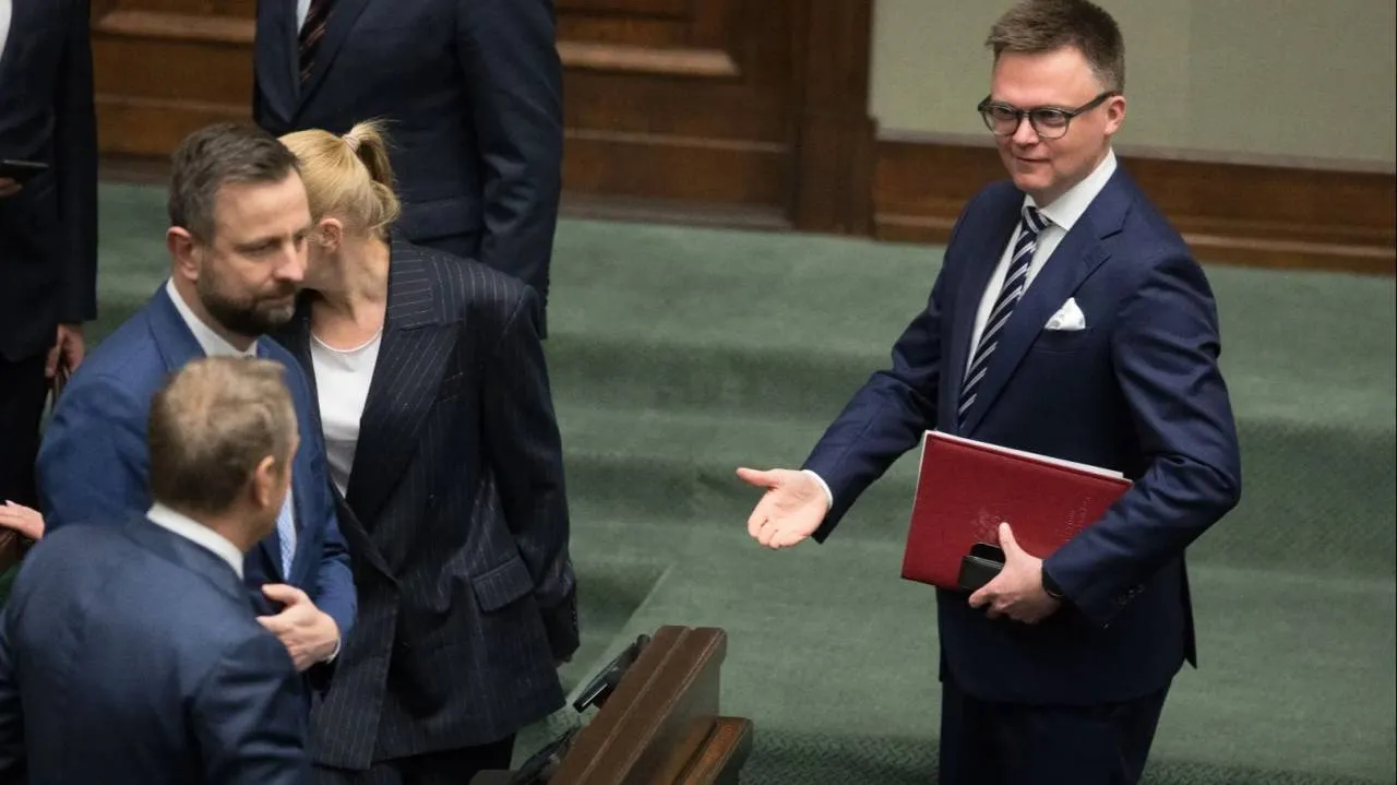 Tak wyszli na współpracy z Tuskiem: PSL i Hołownia pod progiem wyborczym. Dobry wynik partii prawicowych