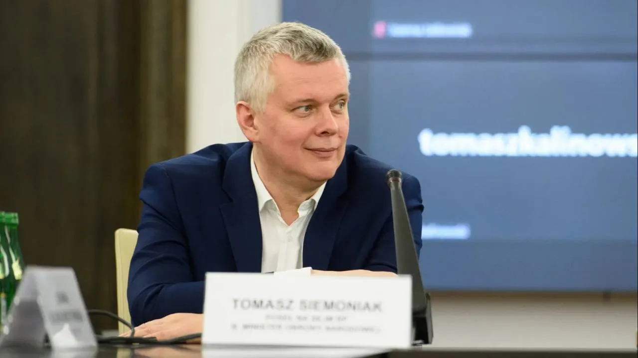 "Znieść dwukadencyjność". PO walczy o względy PSL-u. Kluczowa będzie sprawa stołków w samorządach?