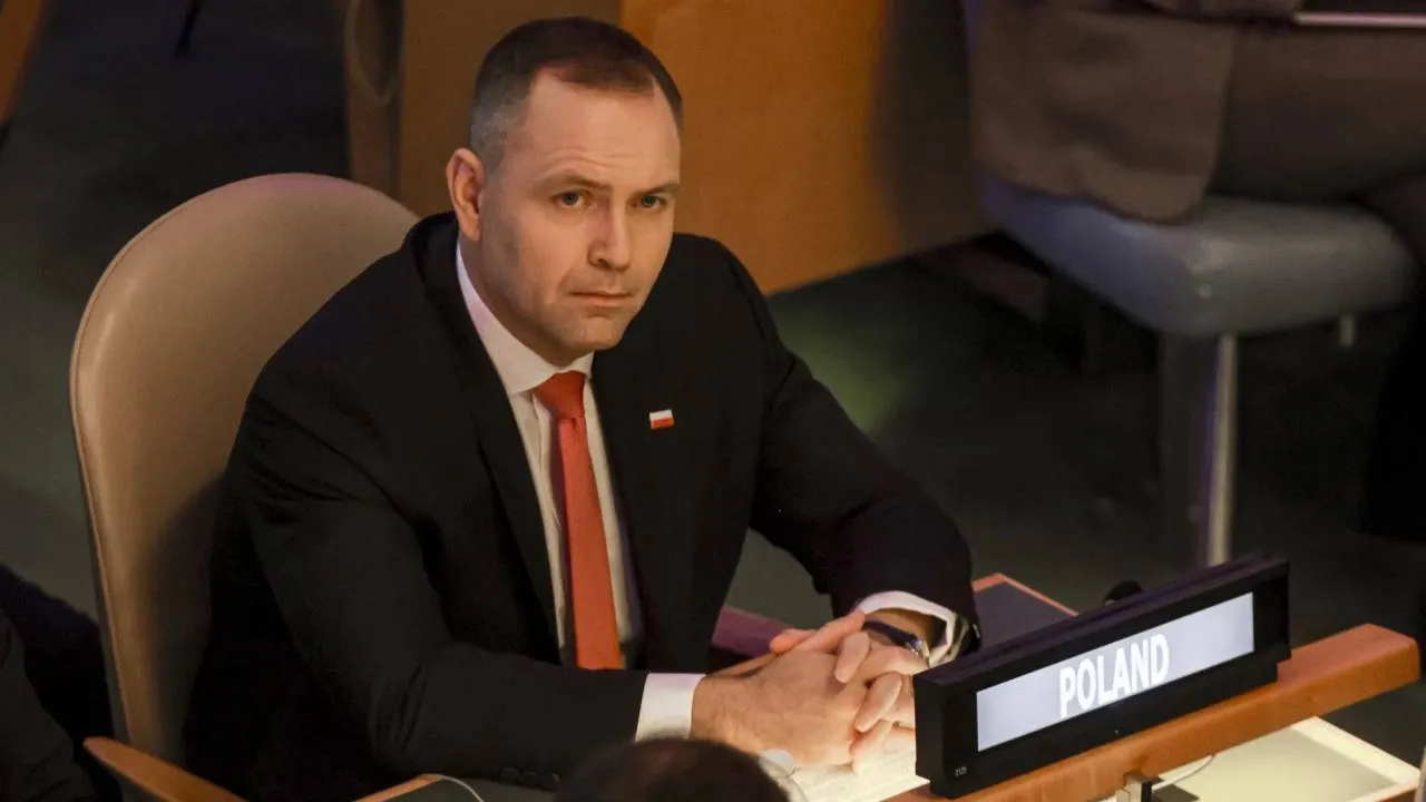 Prezydent Nawrocki i długo, długo nikt. Pokazano najnowszy ranking zaufania