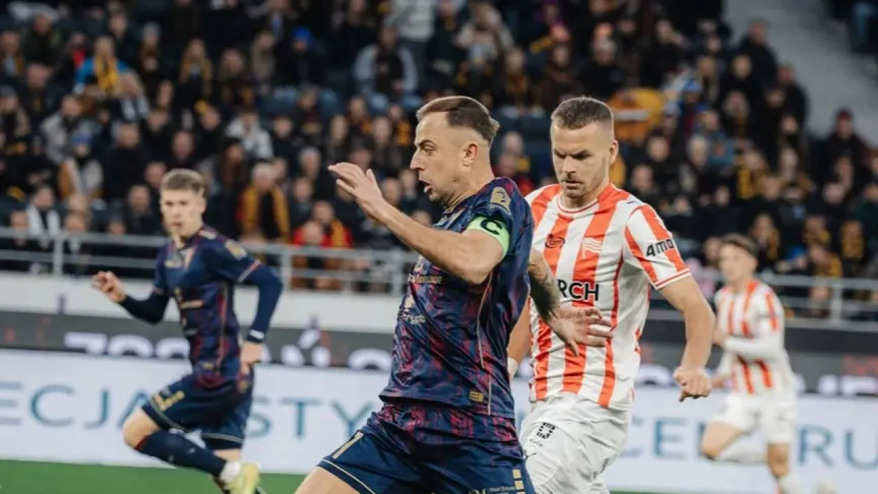 Pogoń wyszarpała zwycięstwo. Kamil Grosicki bohaterem w Szczecinie