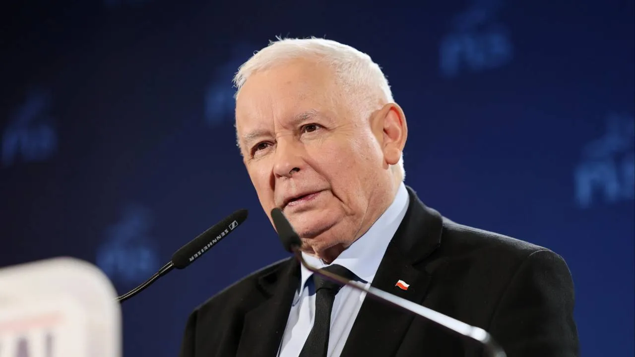 Grunty pod CPK sprzedane. Jest reakcja prezesa PiS. Dwaj posłowie zawieszeni