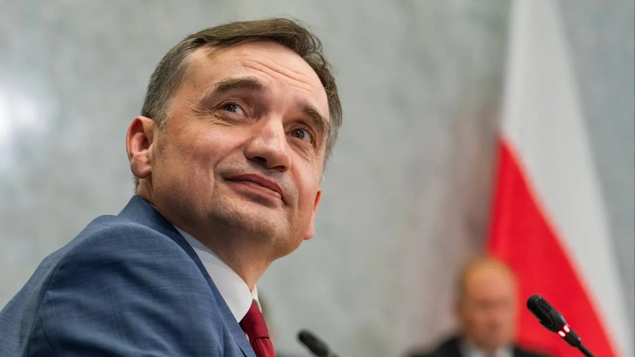 Żurek brnie w "rozliczanie" Ziobry. W sieci zawrzało: Świat nie widział czegoś tak żałosnego