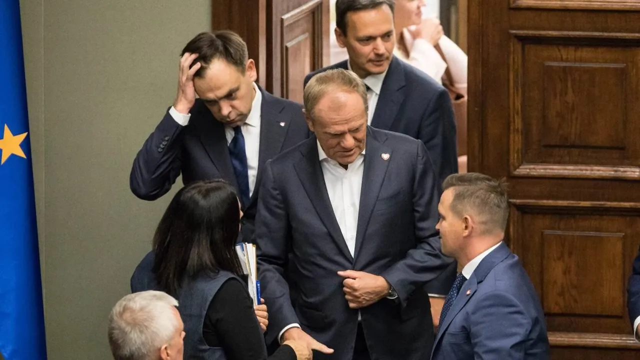 Rząd Tuska nie da zarobić Polakom na obligacjach. "Minister Domański wykorzystał sytuację"